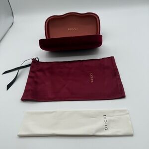 Gucci Sunglasses Eyeglasses Case Burgundy Velvet Clamshell Small Case Never Used